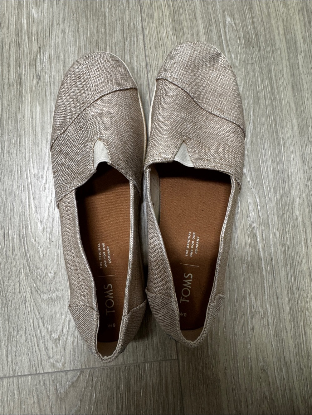 TOMS Women's Slip-On Sneakers in Rose Gold Metallic Canvas - Women’s 9 NWOT